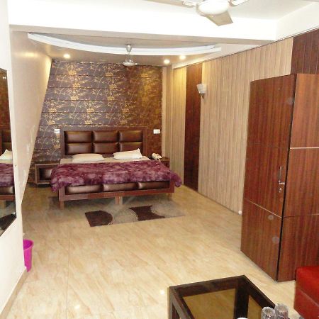 Oyo 12976 Hotel New Fiza Dżammu Zewnętrze zdjęcie