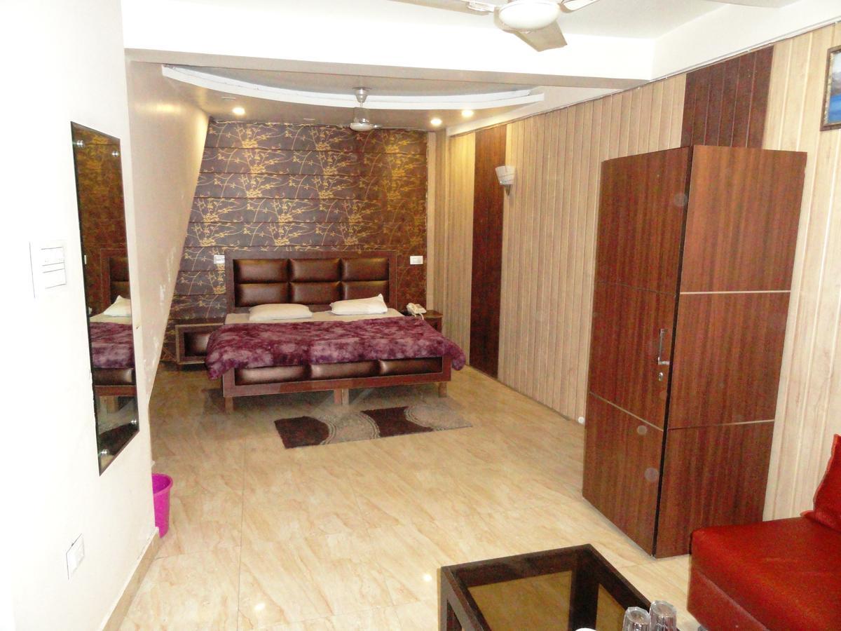Oyo 12976 Hotel New Fiza Dżammu Zewnętrze zdjęcie