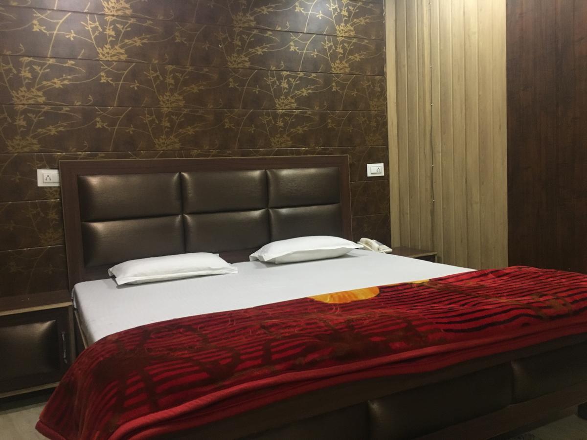 Oyo 12976 Hotel New Fiza Dżammu Zewnętrze zdjęcie