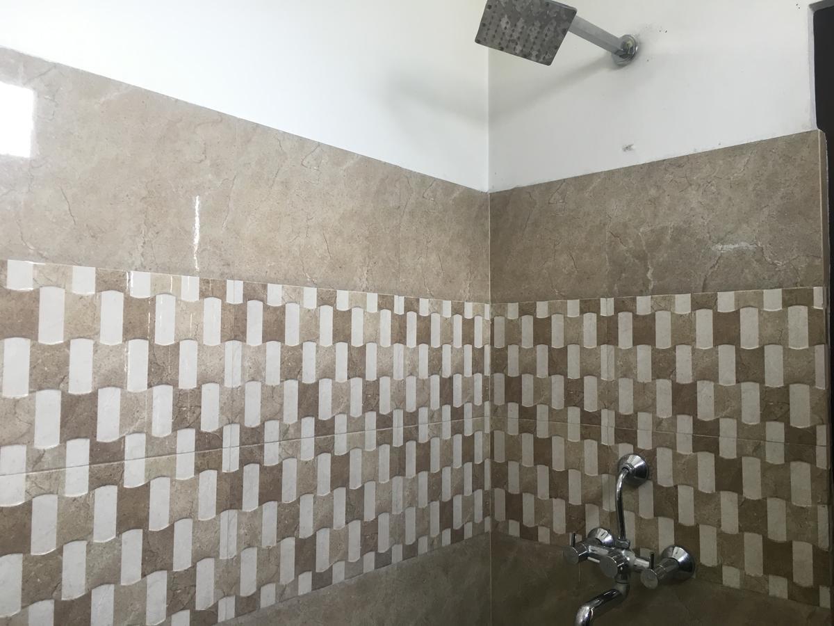 Oyo 12976 Hotel New Fiza Dżammu Zewnętrze zdjęcie
