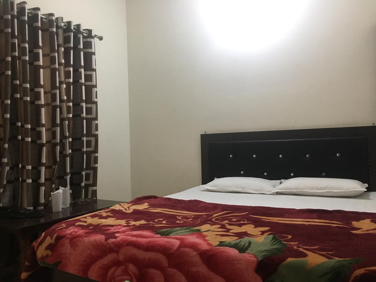 Oyo 12976 Hotel New Fiza Dżammu Zewnętrze zdjęcie