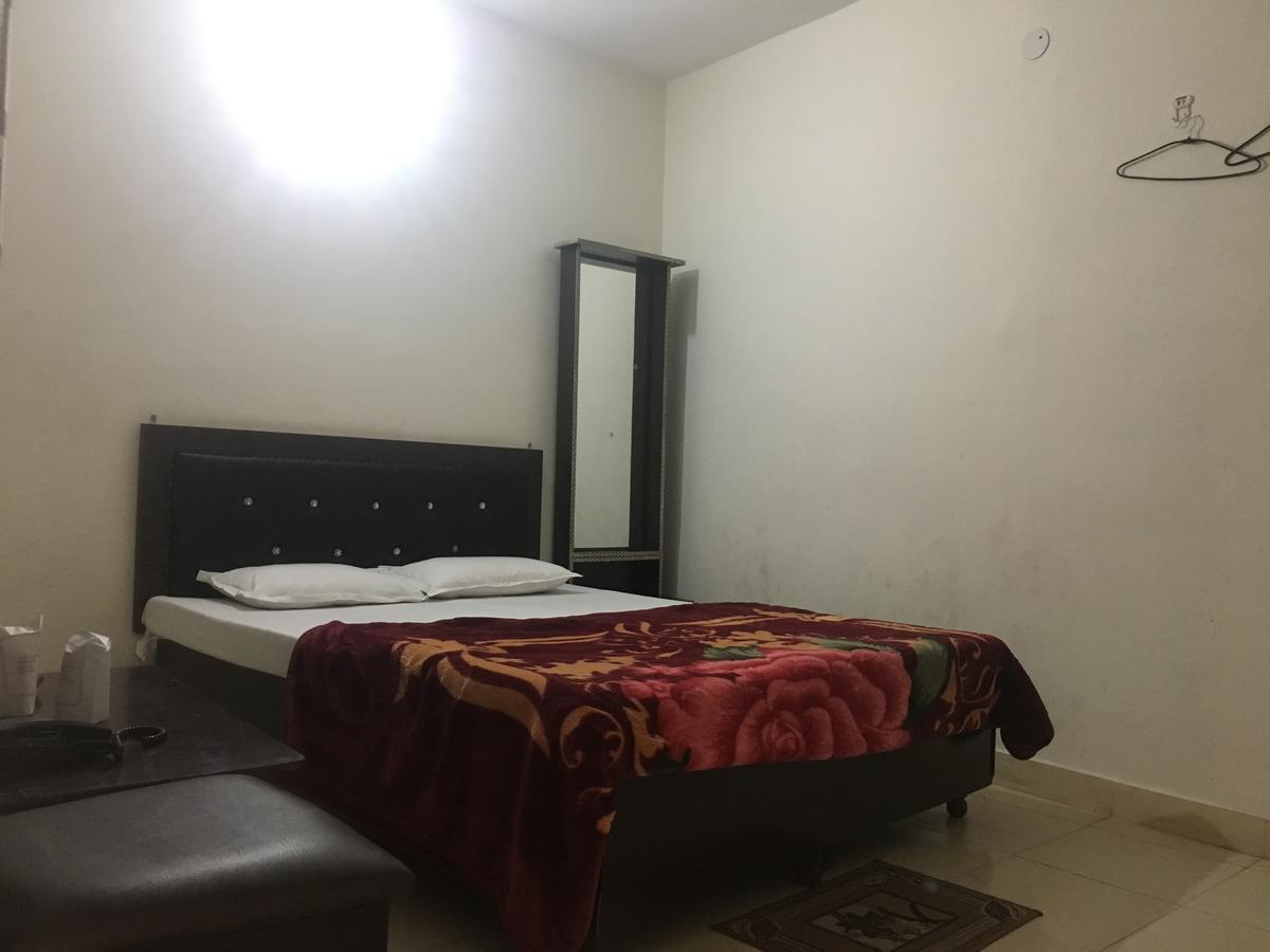 Oyo 12976 Hotel New Fiza Dżammu Zewnętrze zdjęcie
