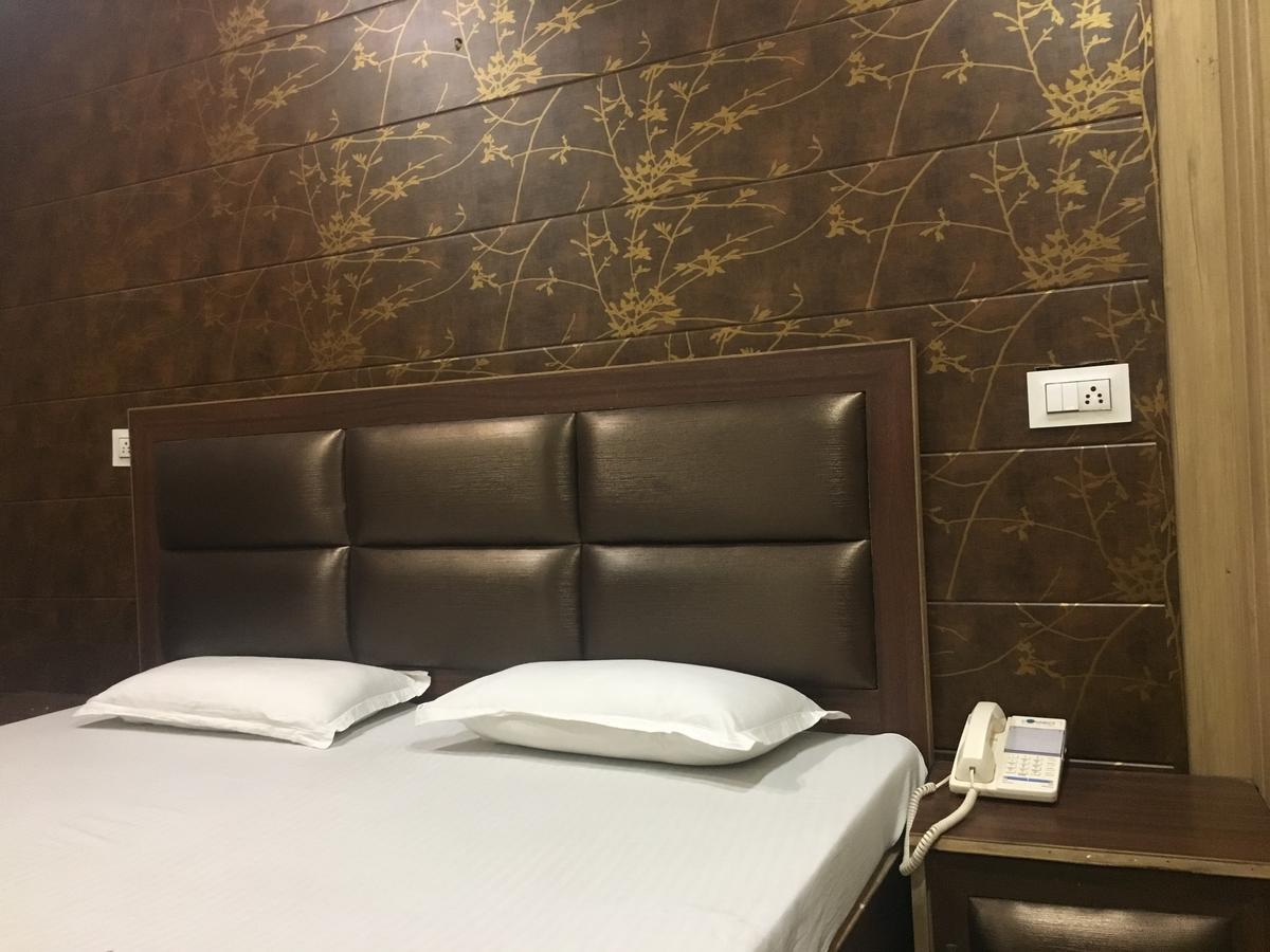 Oyo 12976 Hotel New Fiza Dżammu Zewnętrze zdjęcie
