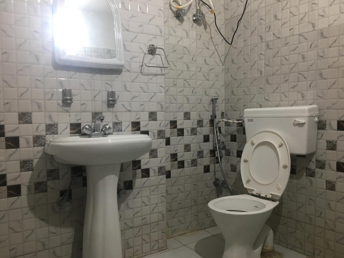 Oyo 12976 Hotel New Fiza Dżammu Zewnętrze zdjęcie