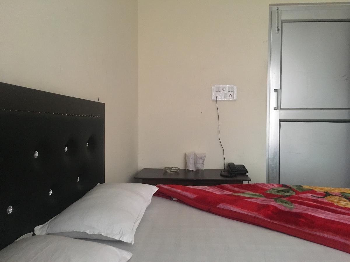Oyo 12976 Hotel New Fiza Dżammu Zewnętrze zdjęcie